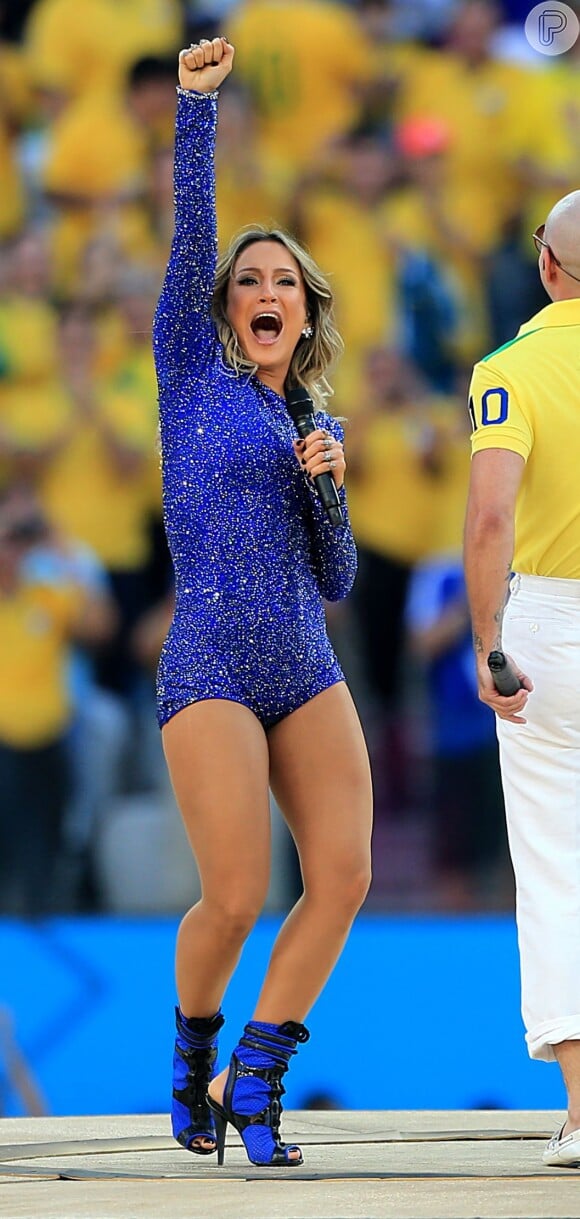 E é claro que no look usado por ela na abertura da Copa do Mundo 2014 não podia faltar brilho!
