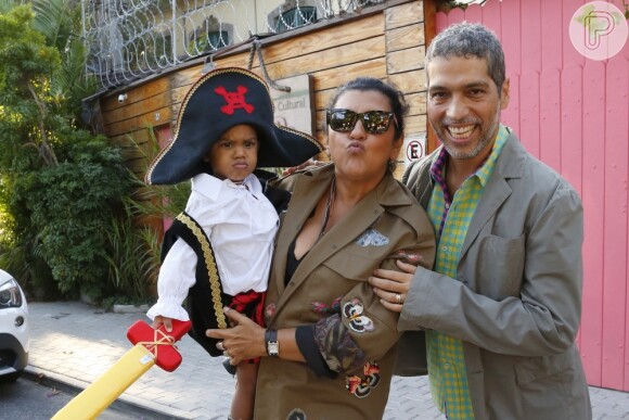 Regina Casé comemorou o aniversário do filho Roque neste sábado