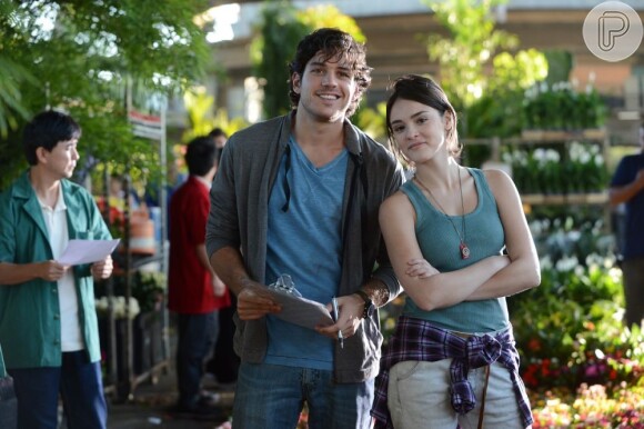 Bento (Marco Pigossi) não acredita que Giane (Isabelle Drummond) seja apaixonada por ele, em 'Sangue Bom', em 3 de junho de 2013