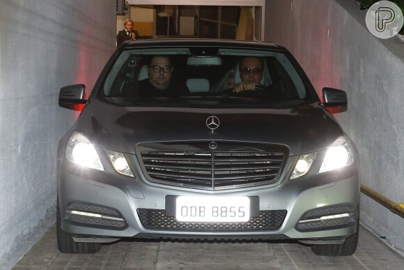 Preta Gil foi levada à igreja em um Mercedes E 250, que vale cerca de R$ 230 mil