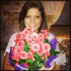 A atriz Bárbara Borges postou foto com um buquê de flores e legendou: 'Como é bom ser amada'
