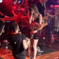 Lucas Lucco ajoelha e entrega buquê de rosas a fã durante show em São Paulo