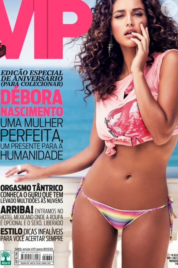 Débora Nascimento posa de biquíni para a revista 'VIP' de junho de 2013