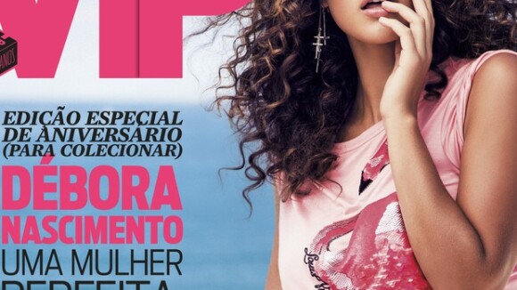 Débora Nascimento posa de biquíni e ganha título de 'mulher perfeita' em revista