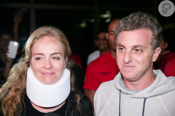 Luciano Huck e Angélica deixam hospital após acidente de avião. Casal foi liberado pelo hospital Albert Einstein na noite desta segunda-feira, 25 de maio de 2015