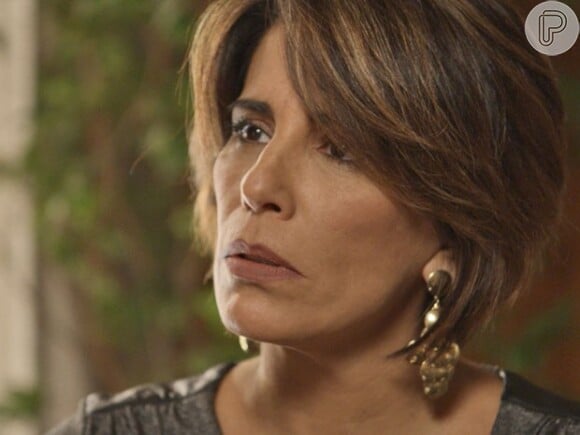 Beatriz (Gloria Pires) revida o tapa de Inês (Adriana Esteves) e achama de 'cretina', na novela 'Babilônia'