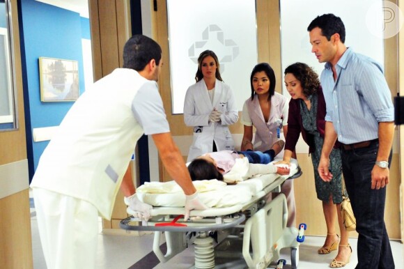 Paloma (Klara Castanho) é internada no Hospital San Magno, em 'Amor à Vida'