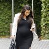 Kim Kardashian sai para almoçar em Los Angeles na tarde desta segunda-feira, dia 3 de junho de 2013