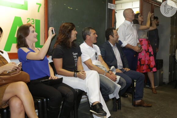 Antonio Banderas visita ONG no Rio de Janeiro. Ator está no Brasil desde sábado, 30 de maio de 2015