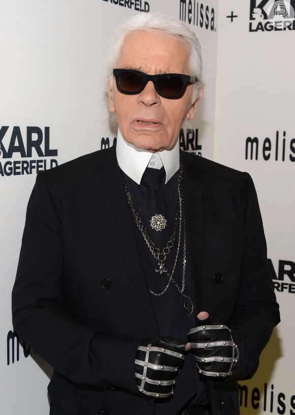 Karl Lagerfeld é estilista da grife Chanel e conhecido por ser excêntrico