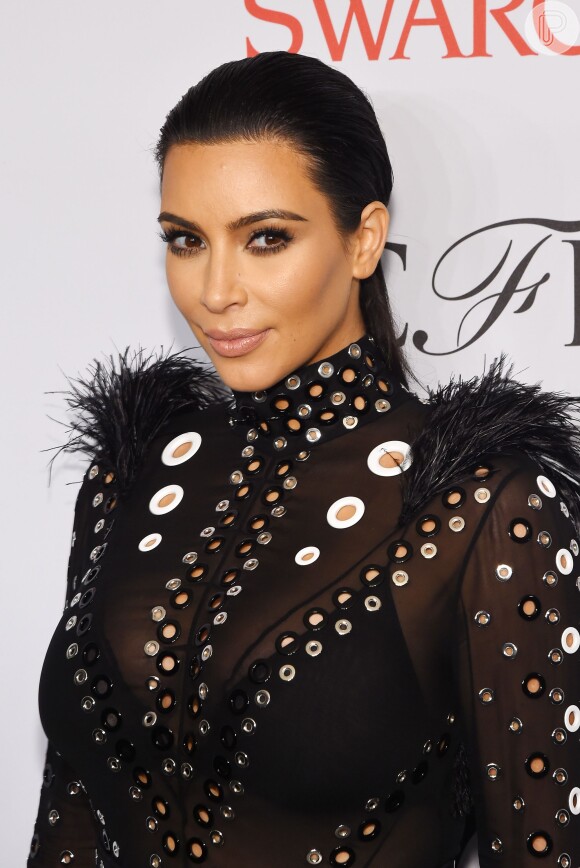 Kim Kardashian falou sobre os enjoos que vem sentindo na segunda gestação: 'Mal posso levantar da cama'