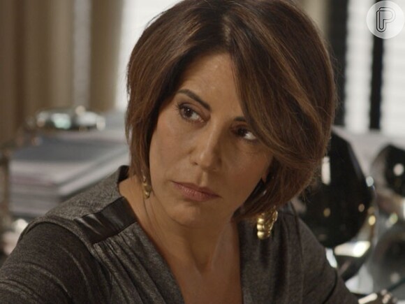 Beatriz (Gloria Pires) fica frustrada com a vitória de Inês (Adriana Esteves), na novela 'Babilônia'