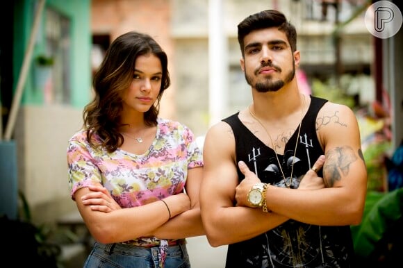 Grego (Caio Castro) pretende obrigar Mari (Bruna Marquezine) a se casar com ele, na novela 'I Love Paraisópolis'