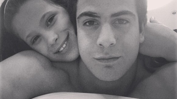 Cláudia Raia posta foto dos filhos e se declara: 'Meus dois amores. Amo!'
