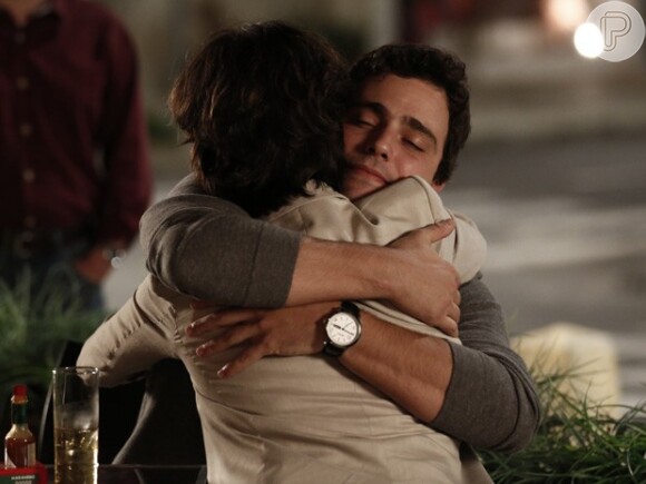 Luís (Thiago Rodrigues) e Isabel (Mariana Lima) ficam juntos, na novela 'Sete Vidas'