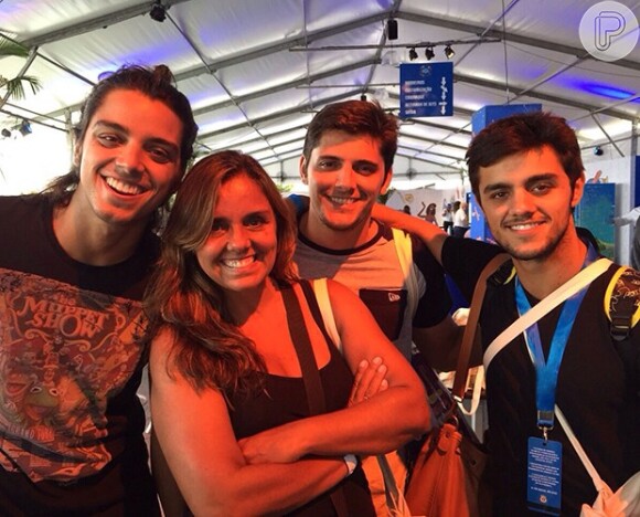 Mãe de Bruno Gissoni, Rodrigo e Felipe Simas faz algumas revelações sobre os três galãs da TV Globo em entrevista