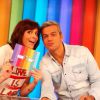 Monica Iozzi e Otaviano Costa tiraram selfie na bancada do 'Vídeo Show'