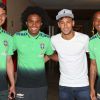 Neymar se apresenta à Seleção Brasileira em Porto Alegre: 'Estou felizão'