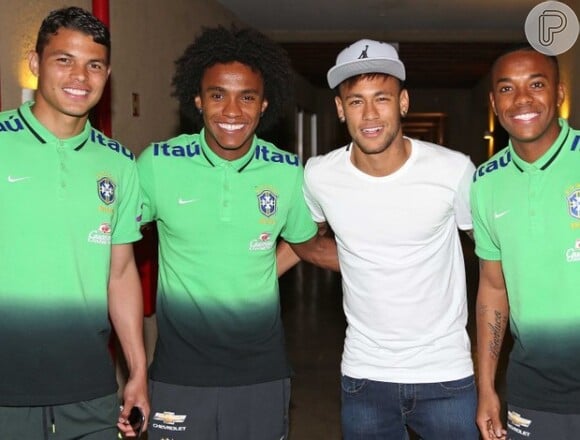 Neymar se apresenta à Seleção Brasileira em Porto Alegre: 'Estou felizão'