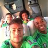 Neymar viajou de jatinho para o Brasil na companhia de Robinho, William e Thiago Silva