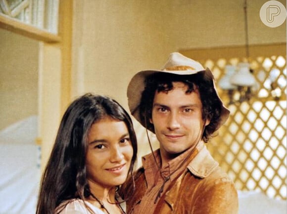 No início de sua carreira na TV, Dira Paes interpretou a Potira no remake de 'Irmãos Coragem' , em 1995