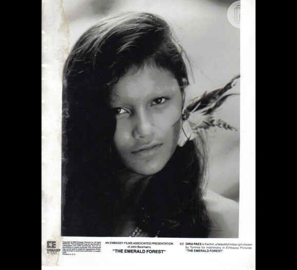 Dira Paes, aos 16 anos, estreia no cinema, no longa 'Floresta de Esmeralda', em 1985