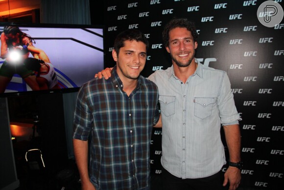 Bruno Gissoni e Flávio Canto posam juntos na festa de lançamento do UFC 190, no Rio