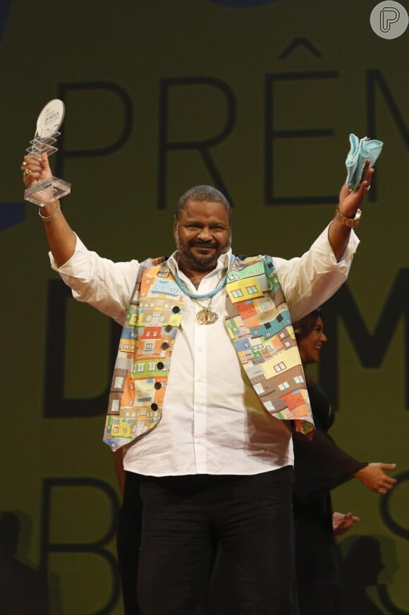Arlindo Cruz foi eleito o Melhor Cantor na categoria Samba no 26º Prêmio da Música Brasileira