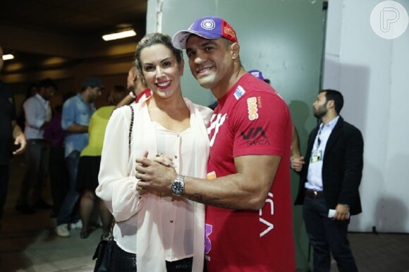 Joana Prado revela que, próximo a uma disputa, não consegue ficar pero do marido, Vitor Belfort