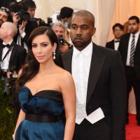Kim Kardashian presenteia o marido com quadra de basquete construída no jardim