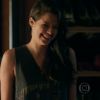 Giovanna (Agatha Moreira) ri ao descobrir que Arlete (Camila Queiroz) será modelo em evento