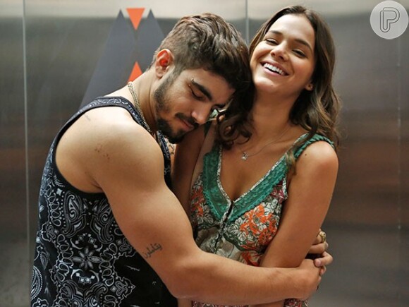 Mari (Bruna Marquezine) e Grego (Caio Castro) são ex-namorados, na novela 'I Love Paraisópolis'