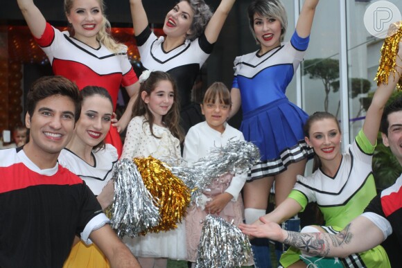 Filhos de famosos como Rafaella Justus (Ticiane Pinheiro e Roberto Justus), Vittorio (Adriane Galisteu e Alexandre Iódice), Rodrigo e João Guilherme (Faustão) e Gabriel (Astrid Fontenelle) prestigiaram nesta sexta-feira, 12 de junho de 2015, o aniversário de 7 anos de Luca, filho de Kaká e Carol Celico