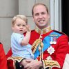 Príncipe George mostra fofura no aniversário da avó, Rainha Elizabeth II, e rouba cena em evento oficial britânico, no colo do pai, o Príncipe William