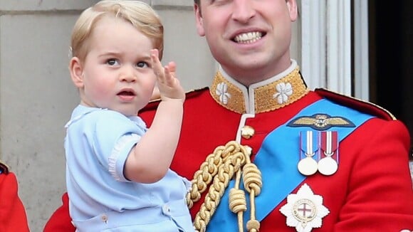 Príncipe George rouba a cena no aniversário da Rainha Elizabeth II. Veja fotos!