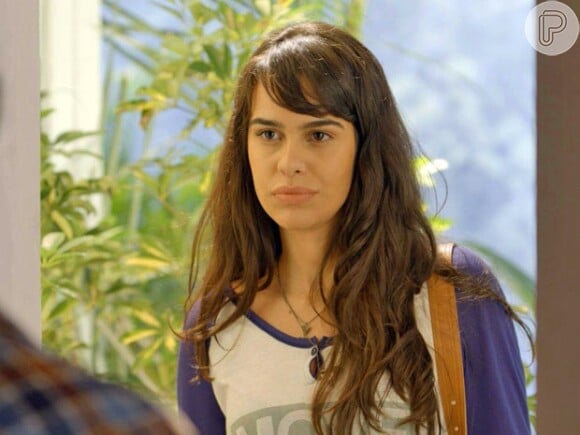 Luísa (Eline Porto) percebe Vicente (Angelo Antonio) distante e resolve aceitar a bolsa de estudos em Londres, na novela 'Sete Vidas'