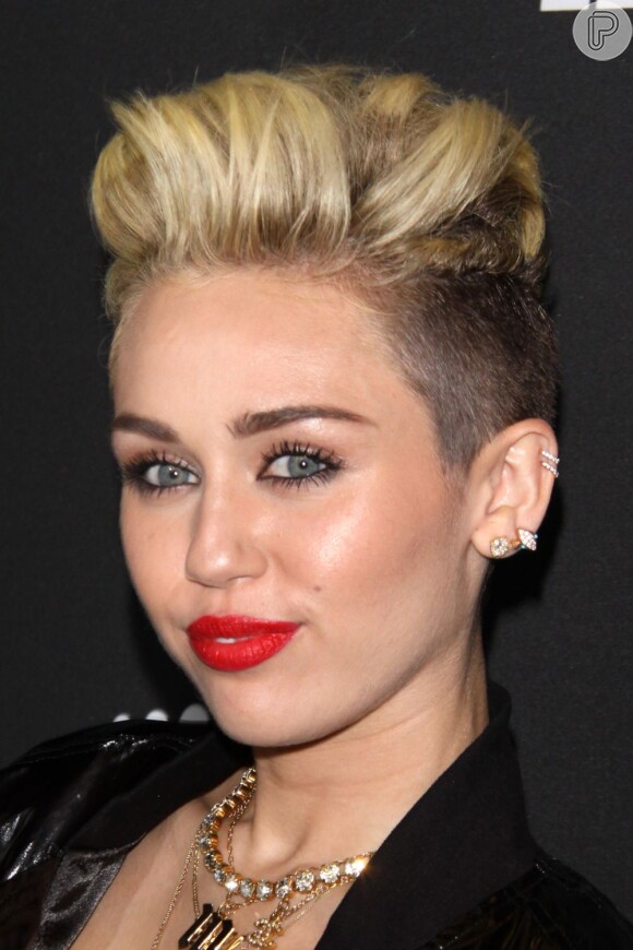Miley Cyrus é atriz e cantora