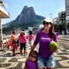 Ticiane Pinheiro passeia com Rafa Justus por praia do Rio no dia de seu aniversário