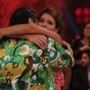 Bruna Marquezine chorou abraçada a Tiago Abravanel após dançar samba, neste domingo, 15 de setembro de 2013