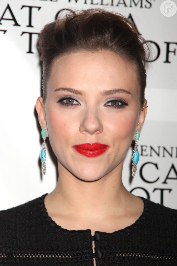 Scarlett Johansson brilha em Nova York, em 17 de janeiro de 2013