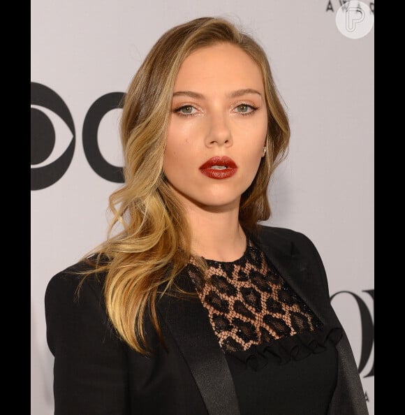 Scarlett Johansson é atriz, modelo e cantora