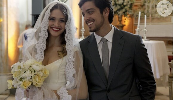 Fatinha (Juliana Paiva) e Bruno (Rodrigo Simas) se casam no final da temporada 2012/2013 de 'Malhação'