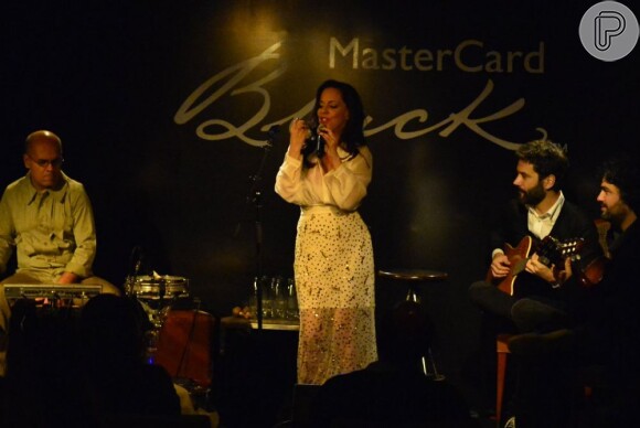 Bebel Gilberto faz show no hotel Fasano, em Ipanema