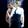 Madonna e o novo namorado, Brahim Zaibat, são flagrados durante o show em Porto Alegre