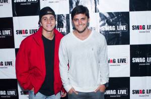 Bruno Gissoni, sem Yanna Lavigne, curte noite com amigos em evento no Rio