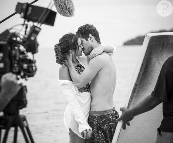 Bruna Marquezine e Maurício Destri se beijaram durante gravação da novela 'I Love Paraisópolis'