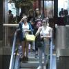 Ao lado de Thalita Morete e Julia Faria, atriz passeia em shopping na Barra, Zona Oeste do Rio