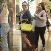 Fernanda Souza esbanjou simpatia durante um passeio no shopping, na tarde desta sexta, 11 de setembro de 2015