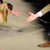 Candice Swanepoel caiu na Semana de Moda de Nova York