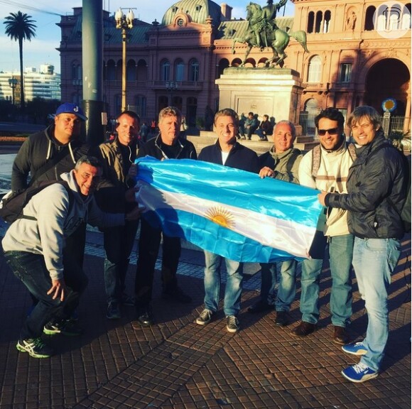 Luciano Huck está na capital da Argentina com sua equipe